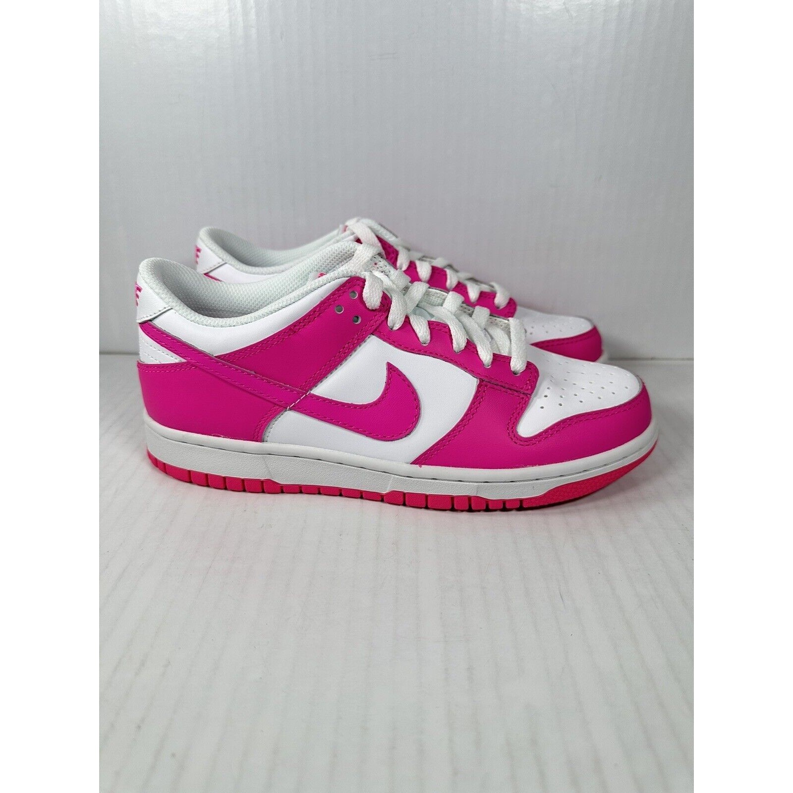 Nike Dunk Low Gs Laser Fuchsia Pink Size 5y Fb9109102 Brand New